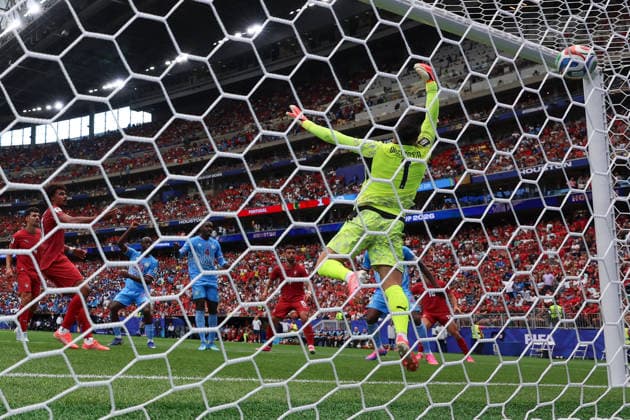 HOUSTON, TX - JUNE 17: Yoane Wissa 20 of DR Congo heads the ball in for a goal over Diego Costa 1 of Portugal during the FIFA World Cup, WM, Weltmeisterschaft, Fussball 2026 Group K match between Portugal and Congo DR on June 17, 2026, at Houston Stadium in Houston, Texas. (Photo by David Buono Icon Sportswire) SOCCER: JUN 17 FIFA World Cup 26 Group K - Portugal vs Congo DR EDITORIAL USE ONLY Icon260617074