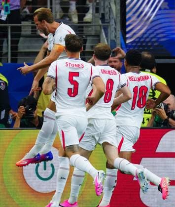 Harry Kane of England celebrates after scoring a penalty England v Croatia, 2026 FIFA World Cup, WM, Weltmeisterschaft, Fussball Group L, Football, Dallas Stadium, Arlington, Texas, USA - 17 Jun 2026Arlington Dallas Stadium Texas (TX) United States of America EDITORIAL USE ONLY No use with unauthorised audio, video, data, fixture lists, club league logos or live services. Online in-match use limited to 120 images, no video emulation. No use in betting, games or single club league player publications.  Copyright: xJavierxGarcia Shutterstockx 16928920ax