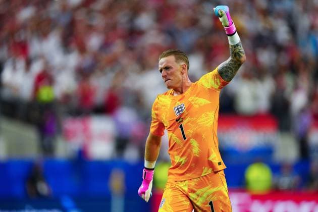Jordan Pickford of England celebrates the opening goal England v Croatia, 2026 FIFA World Cup, WM, Weltmeisterschaft, Fussball Group L, Football, Dallas Stadium, Arlington, Texas, USA - 17 Jun 2026Arlington Dallas Stadium Texas (TX) United States of America EDITORIAL USE ONLY No use with unauthorised audio, video, data, fixture lists, club league logos or live services. Online in-match use limited to 120 images, no video emulation. No use in betting, games or single club league player publications.  Copyright: xJavierxGarcia Shutterstockx 16928920ay
