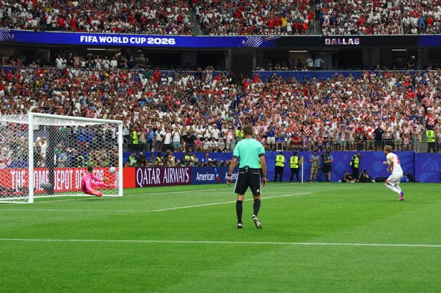 FIFA World Cup, WM, Weltmeisterschaft, Fussball 2026: England v Croatia DALLAS, USA - 17th June 2026: Harry Kane of England scores his side s first goal from the penalty spot during the FIFA World Cup 2026 Group L match between England and Croatia at Dallas Stadium Dallas Dallas Stadium United States of America Copyright: xCraigxMercerx xPeakxActionxPhotosx