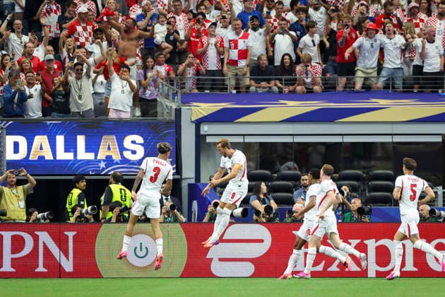 England v Croatia, FIFA World Cup, WM, Weltmeisterschaft, Fussball 2026 England forward Harry Kane (9) scores a GOAL 1-0 penalty celebrates during the England v Croatia FIFA WORLD CUP 2026 Group L match at Dallas Stadium, Arlington, United States on 17 June 2026 Credit: Phil Duncan Every Second Media Editorial use only. All images are copyright Every Second Media Limited. No images may be reproduced without prior permission. Copyright: xIMAGO EveryxSecondxMediax ESM-2042-0019 PhilxDuncanx xEveryxSecondxMediax