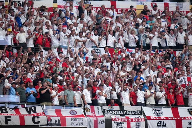 FIFA World Cup, WM, Weltmeisterschaft, Fussball 2026 - Group L - England vs Croatia Supporters of England celebrate the 1-0 goal during the FIFA World Cup 2026 group stage match England against Croatia, in Dallas, Texas, USA, 17 June 2026. DALLAS United States  Copyright: xJEFFREYxMCWHORTERx