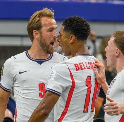 17 June 2026 - England v Croatia - Dallas Stadium - 2026 World Cup - USA. 17 June 2026 - England v Croatia - Dallas Stadium - 2026 World Cup - USA. Harry Kane celebrates scoring his retaken penalty with Jude Bellingham Picture : Mark Pain DALLAS USA  Copyright: xMarkxPainx
