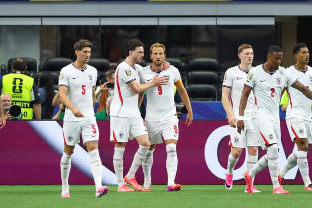 England v Croatia, FIFA World Cup, WM, Weltmeisterschaft, Fussball 2026 England forward Harry Kane (9) scores a GOAL 1-0 penalty celebrates England midfielder Declan Rice (4) during the England v Croatia FIFA WORLD CUP 2026 Group L match at Dallas Stadium, Arlington, United States on 17 June 2026 Credit: Phil Duncan Every Second Media Editorial use only. All images are copyright Every Second Media Limited. No images may be reproduced without prior permission. Copyright: xIMAGO EveryxSecondxMediax ESM-2042-0022 PhilxDuncanx xEveryxSecondxMediax
