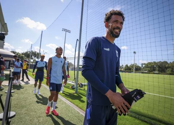 June 17, 2026, Tampa, Florida, USA: Cape Verde goalkeeper Vozinha leads his team out to the practice field Wednesday, June 17, 2026 in Tampa. Tampa USA - ZUMAs70_ 0859404511st Copyright: xChrisxUrsox