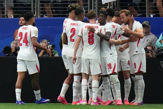 FIFA World Cup, WM, Weltmeisterschaft, Fussball 2026 - Group L - England vs Croatia Harry Kane of England (R) celebrates with his teammates after scoring the 2-1 goal during the FIFA World Cup 2026 group stage match England against Croatia, in Dallas, Texas, USA, 17 June 2026. DALLAS United States  Copyright: xJEFFREYxMCWHORTERx