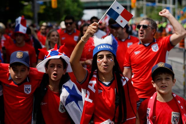 A Panama fan cheers on his team ahead of their 2026 FIFA World Cup, WM, Weltmeisterschaft, Fussball Group L match against Ghana in Toronto, Canada, 17 June 2026. Panama fans take to the streets on their way to Toronto stadium !ACHTUNG: NUR REDAKTIONELLE NUTZUNG!  Copyright: xBienvenidoxVelascox GR3438 0859404037st