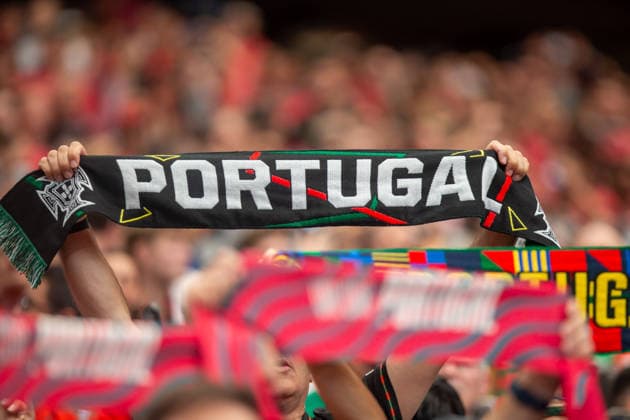 June 17, 2026, Houston, Tx, USA: Fans put up scarfs during a FIFA Men s World Cup 2026 Group Stage football match between Portugal vs. Congo World Cup 2026: Portugal 1:1 Congo  - ZUMAg261 20260617_znp_g261_003 Copyright: xDomenicxGreyx