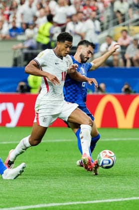 Jude Bellingham of England (L) and Josip Sutalo of Croatia (R) fight for possession during a FIFA Men’s World Cup 2026 Group Stage football match between England and Croatia at Dallas Stadium, in Arlington on June 17th 2026 (Photo by Richard Callis SPP)  Copyright: xRichardxCallis SPPx Sportspressphoto_SPR168887