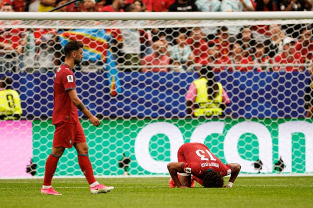 Bruno Fernandes and Renato Veiga seen during FIFA World Cup, WM, Weltmeisterschaft, Fussball 2026 game between national teams of Portugal and DR Congo (Grzegorz Wajda Ball Raw Images) Arlington Dallas Stadium USA Copyright: xGrzegorzxWajdax grzegorzwajda_portugal_congo_2526_7-123