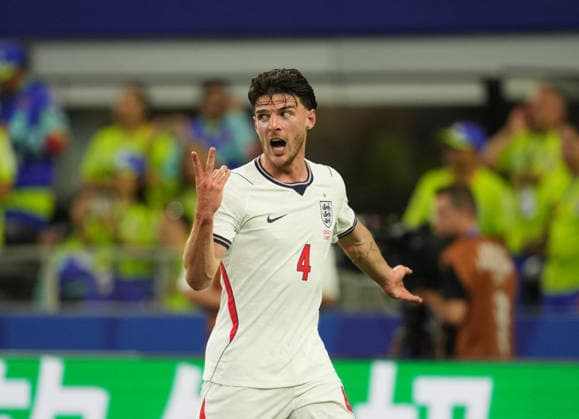 Declan Rice of England gestures during the match between England and Croatia in Group L of the 2026 FIFA World Cup at Dallas Stadium in Arlington, United States, on June 17, 2026. Photo by DeFodi Images (Thor Wegner),detected_source_language