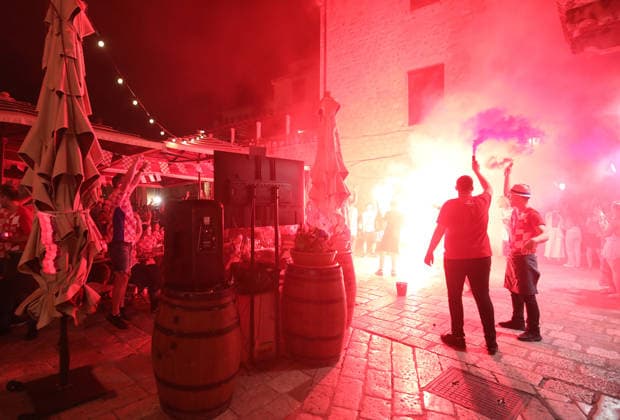 260617_PXL_fans world cup 2026 Fan atmosphere while watching the match between Croatia and England at Stradun street, in Dubrovnik, Croatia, on June 17, 2026. Grgo Jelavic PIXSELL  GrgoxJelavic PIXSELL