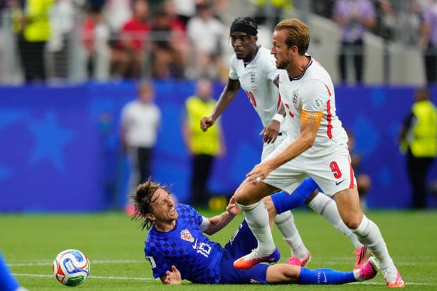 England v Croatia: Group L - FIFA World Cup, WM, Weltmeisterschaft, Fussball 2026 Luka Modric of Croatia and Harry Kane of England compete for the ball during the FIFA World Cup 2026 Group L match between England and Croatia at Dallas Stadium on June 17, 2026 in Arlington, Texas. Arlington TX United States  Copyright: xJosexBretonx originalFilename:bretonhernandez-englandv260617_npWDb.jpg