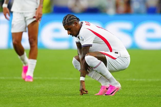 Marcus Rashford of England appears to be suffering from an injury England v Croatia, 2026 FIFA World Cup, WM, Weltmeisterschaft, Fussball Group L, Football, Dallas Stadium, Arlington, Texas, USA - 17 Jun 2026Arlington Dallas Stadium Texas (TX) United States of America EDITORIAL USE ONLY No use with unauthorised audio, video, data, fixture lists, club league logos or live services. Online in-match use limited to 120 images, no video emulation. No use in betting, games or single club league player publications.  Copyright: xJavierxGarcia Shutterstockx 16928920eh