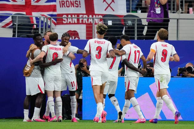 England v Croatia: Group L - FIFA World Cup, WM, Weltmeisterschaft, Fussball 2026 Marcus Rashford of England celebrates a goal with teammates during the FIFA World Cup 2026 Group L match between England and Croatia at Dallas Stadium on June 17, 2026 in Arlington, Texas. Arlington TX United States  Copyright: xJosexBretonx originalFilename:bretonhernandez-englandv260617_npe0C.jpg