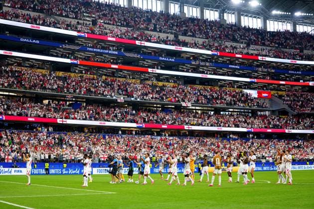 The England players acknowledge the crowd at full time England v Croatia, 2026 FIFA World Cup, WM, Weltmeisterschaft, Fussball Group L, Football, Dallas Stadium, Arlington, Texas, USA - 17 Jun 2026Arlington Dallas Stadium Texas (TX) United States of America EDITORIAL USE ONLY No use with unauthorised audio, video, data, fixture lists, club league logos or live services. Online in-match use limited to 120 images, no video emulation. No use in betting, games or single club league player publications.  Copyright: xJavierxGarcia Shutterstockx 16928920es