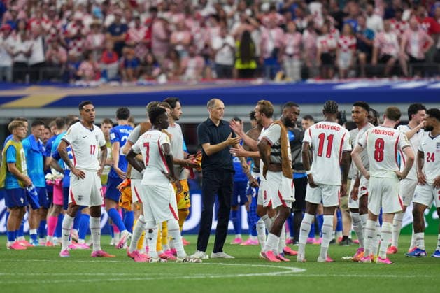 FIFA World Cup, WM, Weltmeisterschaft, Fussball 2026 - Group L - England vs Croatia England s head coach Thomas Tuchel (C) celebrate with his players after winning the FIFA World Cup 2026 group stage match England against Croatia, in Dallas, Texas, USA, 17 June 2026. DALLAS United States  Copyright: xJEFFREYxMCWHORTERx