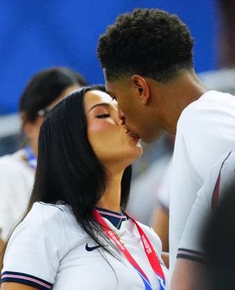 Jude Bellingham of England with girlfriend Ashlyn Castro after the match England v Croatia, 2026 FIFA World Cup, WM, Weltmeisterschaft, Fussball Group L, Football, Dallas Stadium, Arlington, Texas, USA - 17 Jun 2026Arlington Dallas Stadium Texas (TX) United States of America EDITORIAL USE ONLY No use with unauthorised audio, video, data, fixture lists, club league logos or live services. Online in-match use limited to 120 images, no video emulation. No use in betting, games or single club league player publications.  Copyright: xJavierxGarcia Shutterstockx 16928920fq