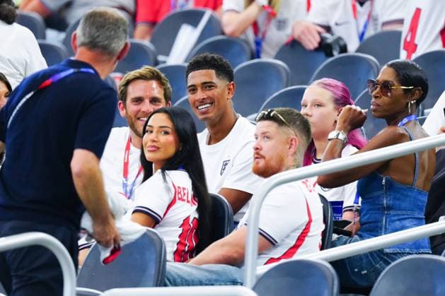 Jude Bellingham of England after the match with family and girlfriend Ashlyn Castro England v Croatia, 2026 FIFA World Cup, WM, Weltmeisterschaft, Fussball Group L, Football, Dallas Stadium, Arlington, Texas, USA - 17 Jun 2026Arlington Dallas Stadium Texas (TX) United States of America EDITORIAL USE ONLY No use with unauthorised audio, video, data, fixture lists, club league logos or live services. Online in-match use limited to 120 images, no video emulation. No use in betting, games or single club league player publications.  Copyright: xJavierxGarcia Shutterstockx 16928920ge