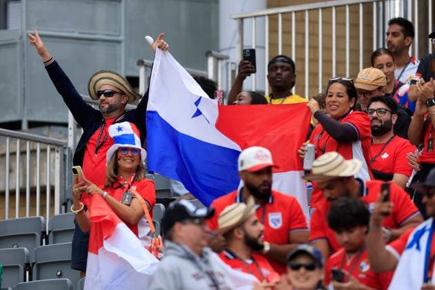 Panamanian fans cheer on their team before the FIFA World Cup, WM, Weltmeisterschaft, Fussball 2026 group stage match Ghana against Panama at BMO Stadium in Toronto, Canada, 17 June 2026. FIFA World Cup 2026 - Group L- Ghana vs Panama !ACHTUNG: NUR REDAKTIONELLE NUTZUNG!  Copyright: xBienvenidoxVelascox GR4051 20260617-55020628654_1