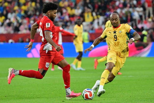 FIFA World Cup, WM, Weltmeisterschaft, Fussball 2026 - Group L - Ghana vs Panama Carlos Harvey of Panama (L) in action against Jordan Ayew of Ghana (R) during the FIFA World Cup 2026 group stage match Ghana against Panama, in Toronto, Canada, 17 June 2026. TORONTO Canada  Copyright: xEDUARDOxLIMAx