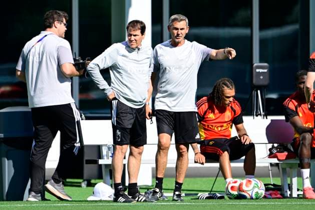 Belgian national football team - FIFA World Cup, WM, Weltmeisterschaft, Fussball 2026 - media activities 17 06 2026 RENTON, UNITED STATES OF AMERICA - JUNE 17 : Garcia Rudi head coach of Belgium anf Fichaux Claude assistant coach of Belgium pictured during a training session of the Belgian national football team during the FIFA World Cup 2026 on June 17, 2026 in Renton, United States of America, 17 06 2026 Renton United States of America  Copyright: xJanxDexMeuleneirx