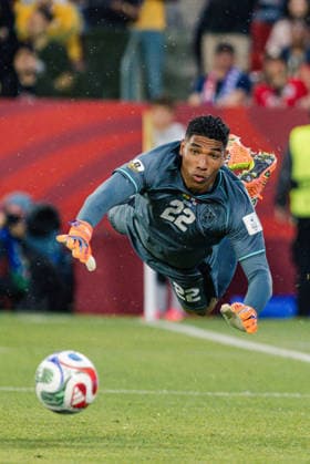 Orlando Mosquera of Panama makes a save during the FIFA World Cup, WM, Weltmeisterschaft, Fussball game between Ghana and Panama at Toronto Stadium on June 17, 2026 in Toronto, Ontario, Canada  Copyright: xCurtisxWongx xSPPx Sportspressphoto_SPR169354