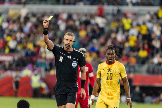 Referee Glenn Nyberg gives yellow card during the FIFA World Cup, WM, Weltmeisterschaft, Fussball game between Ghana and Panama at Toronto Stadium on June 17, 2026 in Toronto, Ontario, Canada  Copyright: xCurtisxWongx xSPPx Sportspressphoto_SPR169417
