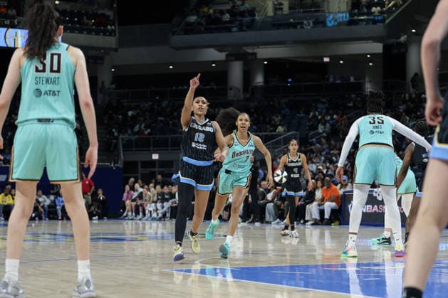 CHICAGO, USA - June 17: Sydney Taylor (12 Chicago Sky) in action during the WNBA, Basketball Damen, USA Commissioner’s Cup game between the Chicago Sky and New York Liberty at Wintrust Arena on Wednesday, June 17 in Chicago, USA  Copyright: xShainaxBenhiyoun SPPx Sportspressphoto_SPR169465