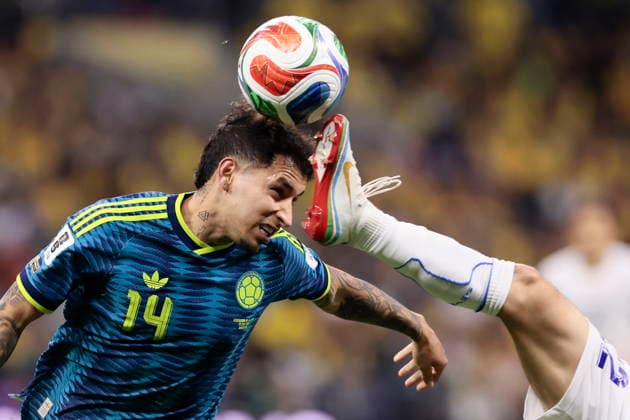 FIFA World Cup, WM, Weltmeisterschaft, Fussball 2026 - Group K - Uzbekistan vs Colombia Abbosbek Fayzullaev (R) of Uzbekistan vies for the ball with Gustavo Puerta (L) of Colombia during the 2026 FIFA World Cup Group K match between Uzbekistan and Colombia at Azteca Stadium in Mexico City, Mexico, 17 June 2026. Mexico City Mexico  Copyright: xJOSExMENDEZx