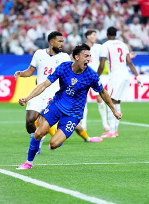 (260618) -- DALLAS, June 18, 2026 -- Petar Musa (front) of Croatia celebrates his goal during the group L match between England and Croatia at the 2026 FIFA World Cup, WM, Weltmeisterschaft, Fussball at the Dallas Stadium in Dallas, the United States, on June 17, 2026. ) (SP)U.S.-DALLAS-FOOTBALL-FIFA WORLD CUP-GROUP L-ENG VS CRO JiaxHaocheng 