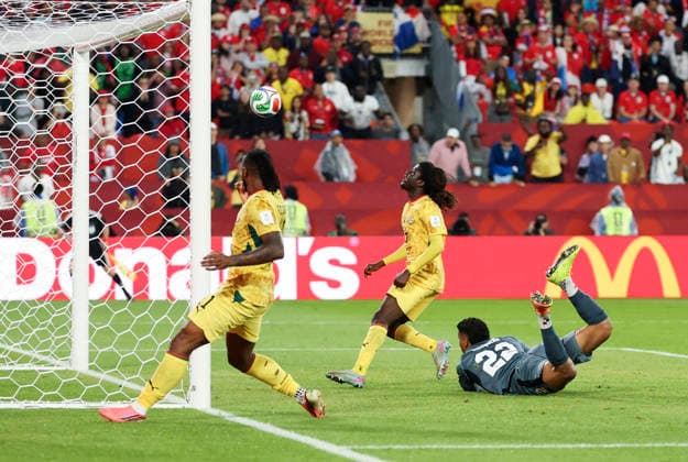 (260618) -- TORONTO, June 18, 2026 -- Caleb Yirenkyi (C) of Ghana shoots and scores during the group L match between Ghana and Panama at the 2026 FIFA World Cup, WM, Weltmeisterschaft, Fussball at Toronto Stadium in Toronto, Canada, on June 17, 2026. (Photo by Xinhua) (SP)CANADA-TORONTO-FOOTBALL-FIFA WORLD CUP-GROUP L-GHA VS PAN ZouxZheng 