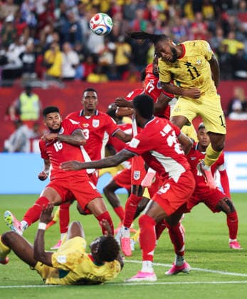 (260618) -- TORONTO, June 18, 2026 -- Antoine Semenyo (top) of Ghana jumps for a headball during the group L match between Ghana and Panama at the 2026 FIFA World Cup, WM, Weltmeisterschaft, Fussball at Toronto Stadium in Toronto, Canada, on June 17, 2026. (Photo by Xinhua) (SP)CANADA-TORONTO-FOOTBALL-FIFA WORLD CUP-GROUP L-GHA VS PAN ZouxZheng 