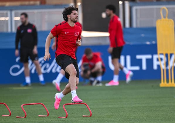 Turkish national football team holds 1st training session in US city of San Jose SAN JOSE, CALIFORNIA - JUNE 17: Ferdi Kadioglu of the Turkish national football team attends the training session in San Jose, California on June 17, 2026. Turkiye to face Paraguay on June 19 in their 2nd 2026 FIFA World Cup, WM, Weltmeisterschaft, Fussball match. Tayfun Coskun Anadolu California United States. Editorial use only. Please get in touch for any other usage.  Copyright: x2026xAnadoluxTayfunxCoskunx