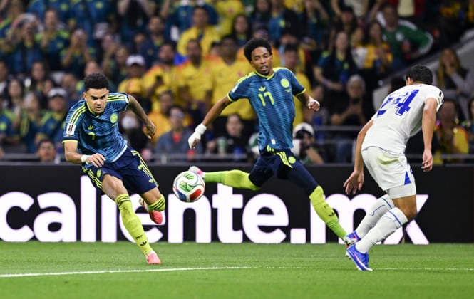 (260618) -- MEXICO CITY, June 18, 2026 -- Luis Diaz (L) and Johan Mojica (C) of Colombia compete during the group K match between Uzbekistan and Colombia at the FIFA World Cup, WM, Weltmeisterschaft, Fussball 2026 in Mexico City, Mexico, June 17, 2026. (Photo by Xinhua) (SP)MEXICO-MEXICO CITY-FOOTBALL-FIFA WORLD CUP-GROUP K-UZB VS COL LucioxTavora 