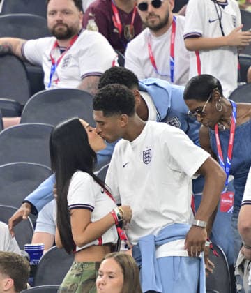 FIFA World Cup, WM, Weltmeisterschaft, Fussball 2026 England v Croatia in Dallas 17.06.2026 FIFA World Cup 2026 England v Croatia in Dallas. Jude Bellingham and girlfriend Ashlyn Castro post match  Copyright: xDarrenxFletcherx NINTCHDBPICT001089187663