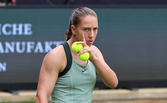 Diane Parry FRA Upper Body Exercise VANDA Pharmaceuticals Berlin Tennis Open Womens 18 June 2026,detected_source_language