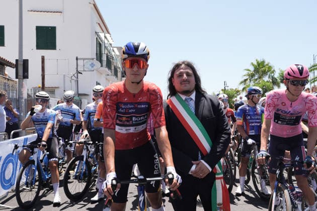 Italy s Davide Donati of Red Bull - Bora - Hansgrohe Rookies and mayor Della Regione during Stage 5 of the Giro Next Gen 2026, from Bacoli to Bacoli, Italy, Thursday, June 18, 2026.  Copyright: xMassimoxPaolone LaPressex