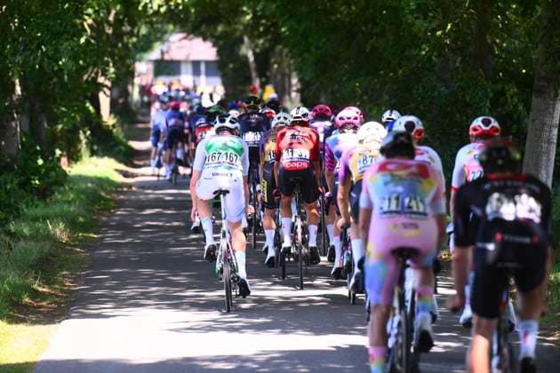 Baloise Belgium Tour 2026 Stage 2 KNOKKE-HEIST, BELGIUM - JUNE 18 : illustration picture peloton during stage 2 of the 95th edition of Baloise Tour of Belgium an UCI ProSeries 2.Pro cycling road race stage for Men Elite of 197.6 km with start in Merelbeke-Melle and finish in Knokke-Heist on June 18, 2026 in Knokke-Heist, Belgium, 18 06 2026 ( Motordriver Stephan Boone - Knokke-Heist Belgium  Copyright: xGvgx