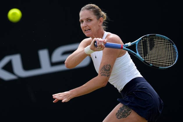 Lexus Nottingham Open - Day Four Karolina Pliskova competes during the Round of 16 singles match at the 2026 Lexus Nottingham Open Women s tennis tournament at the Nottingham Tennis Centre in Nottingham, England, on June 18, 2026. Nottingham Great Britain United Kingdom  Copyright: xOwenxHammondx originalFilename:hammond-2026lexu260618_nptkY.jpg
