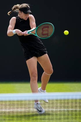 Lexus Nottingham Open - Day Four Caty McNally in action during her Round of 16 singles match at the 2026 Lexus Nottingham Open Women s tennis tournament at the Nottingham Tennis Centre in Nottingham, England, on June 18, 2026. Nottingham Great Britain United Kingdom  Copyright: xOwenxHammondx originalFilename:hammond-2026lexu260618_npHdg.jpg