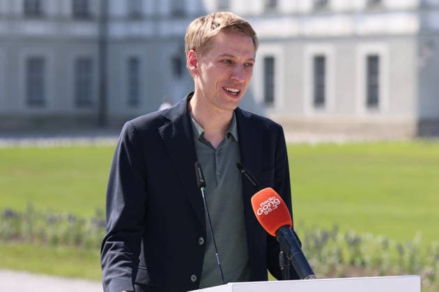 Press event held as part of the invitation extended by the leading Olympic federations to present the detailed bid proposal, Munich Olympic Bid, Nymphenburg Palace. Pictured here is Dominik Krause, Mayor of Munich, delivering his speech.,detected_source_language