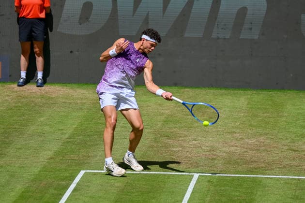 Ben Shelton (USA) hits a forehand at the TERRA WORTMANN Open 2026, Tennis, ATP, Mens 500, Tournament, Main Draw, June 18, 2026, TERRA WORTMANN Open 2026, Tennis, ATP, Mens 500, Tournament, Main Draw, June 18, 2026, Indoor,detected_source_language Copyright: xEibner-Pressefoto RobertxGertzenx EP_RGN