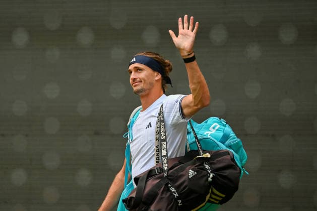 Alexander Zverev (GER) takes the court at the TERRA WORTMANN Open 2026, Tennis, ATP, Mens 500, Tournament, Main Draw, June 18, 2026, TERRA WORTMANN Open 2026, Tennis, ATP, Mens 500, Tournament, Main Draw, June 18, 2026, Halle,detected_source_language Copyright: xEibner-Pressefoto RobertxGertzenx EP_RGN