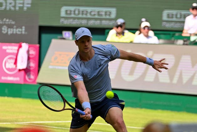 Yannick Hanfmann (GER) at the net at the TERRA WORTMANN Open 2026, Tennis, ATP, Mens 500, Tournament, Main Draw, June 18, 2026, TERRA WORTMANN Open 2026, Tennis, ATP, Mens 500, Tournament, Main Draw, June 18, 2026, Indoor,detected_source_language Copyright: xEibner-Pressefoto RobertxGertzenx EP_RGN