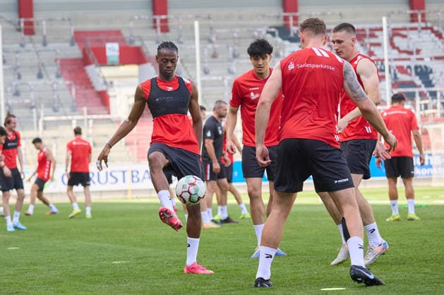 HFC New Signing Abdoul Karim Soumah at the Start of Training, Hallescher FC, Soccer, Northeast Regional League, 2026–27 Season, June 18, 2026, Halle Leuna Chemie Stadium, ST Deutschland,detected_source_language
