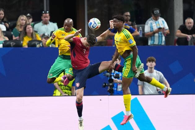 Czechia v South Africa - FIFA World Cup, WM, Weltmeisterschaft, Fussball 2026 - Group A ATLANTA, UNITED STATES - JUNE 18: Ladislav Krejci (7) of Czechia in action against Ime Okon (21) of South Africa during the 2026 FIFA World Cup First Stage Group A match between Czechia and South Africa at Mercedes-Benz Stadium (Atlanta Stadium) in Atlanta, Georgia, United States on June 18, 2026. Evrim Aydin Anadolu Georgia United States. Editorial use only. Please get in touch for any other usage.  Copyright: x2026xAnadoluxEvrimxAydinx