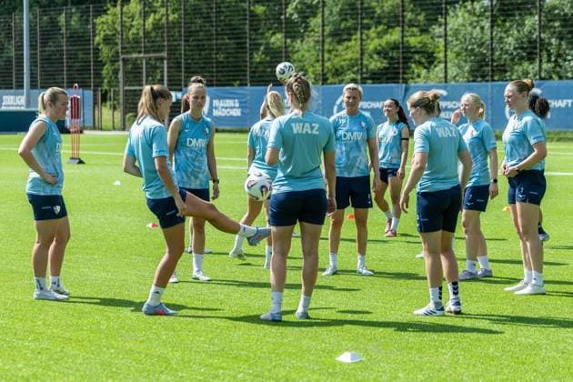 VfL Bochum Womens Team Kicks Off Training FOR EDITORIAL PURPOSES ONLY EDITORIAL USE ONLY p VfL Bochum Womens Team Kicks Off Training on June 18, 2026, in Bochum Copyright JonasxRichter,detected_source_language Copyright: JonasxRichter doc86ce77umryq1c00aot29 ,EDITORIAL USE ONLY