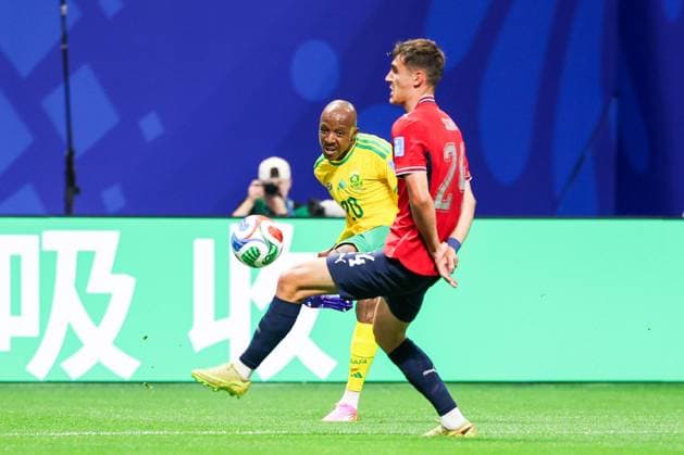 RECORD DATE NOT STATED FIFA World Cup, WM, Weltmeisterschaft, Fussball 2026 - Group A - Czech Republic v South Africa Khuliso Mudau player of South Africa and Alexandr Sojka player of Czech Republic during the match between Czech Republic and South Africa in the second round of Group A of the 2026 FIFA World Cup group stage at Atlanta Stadium, in Georgia, United States, on Thursday, June 18, 2026.(Foto: William Volcov Brazil Photo Press IMAGO) Sports Atlanta GA United States of America Copyright: xWILLIAMxVOLCOVx