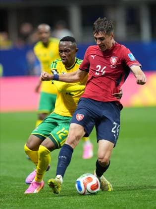 Czechia v South Africa - FIFA World Cup, WM, Weltmeisterschaft, Fussball 2026 - Group A ATLANTA, UNITED STATES - JUNE 18: Alexandr Sojka (24) of Czechia in action against Thapelo Maseko (12) of South Africa during the 2026 FIFA World Cup First Stage Group A match between Czechia and South Africa at Mercedes-Benz Stadium (Atlanta Stadium) in Atlanta, Georgia, United States on June 18, 2026. Evrim Aydin Anadolu Georgia United States. Editorial use only. Please get in touch for any other usage.  Copyright: x2026xAnadoluxEvrimxAydinx